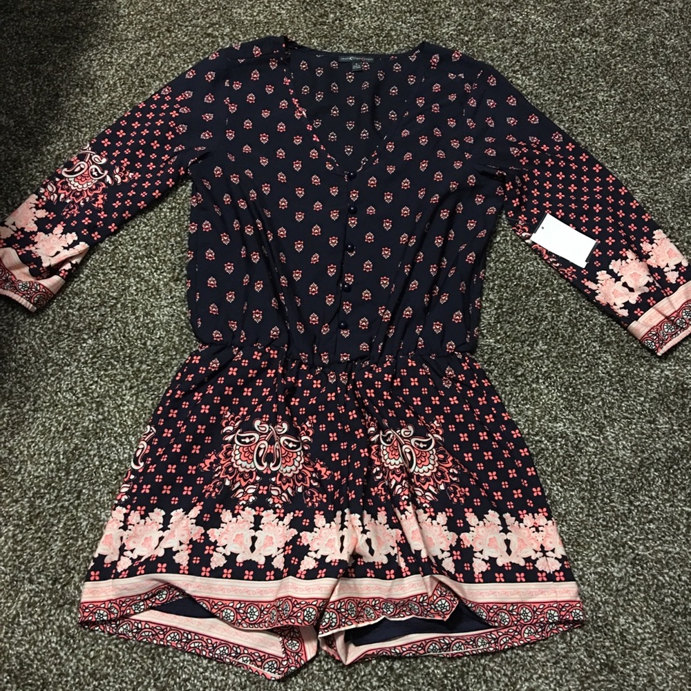 Beautiful blue, pink and white romper NWT sz S